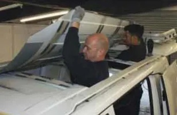 Taglio della struttura per il tetto a soffietto